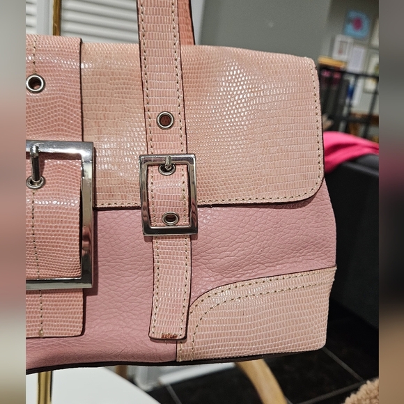 Vintage Y2K MAXX NEWYORK leather/lizard Embossed Pastel Pink Buckle Shouder Bag. - Picture 4 of 16